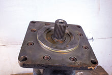Load image into Gallery viewer, Sauer Danfoss 80006079 51V250 Hydraulic Motor