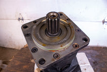 Load image into Gallery viewer, Manitowoc Sauer Danfoss 81000009 Hydraulic Motor