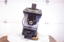 Load image into Gallery viewer, Sauer Danfoss 519431 AT227317 750K Hydraulic Motor