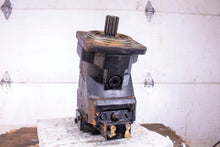 Load image into Gallery viewer, Sauer Danfoss 83007708 AT374508 Hydraulic Motor