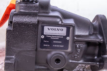 Load image into Gallery viewer, Sauer Danfoss 4443046R Volvo 9043844554 Fixed Displacement Motor