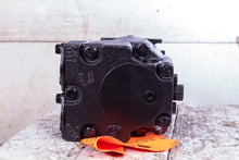Load image into Gallery viewer, Danfoss MODEL NO. 95-3123R Fixed Displacement Motor 90MF075