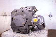 Load image into Gallery viewer, Eaton Linde HPV105-02 0000 560AW00014A Variable Piston Pump