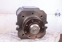 Load image into Gallery viewer, Eaton Linde HMV105-02 hydraulic piston motor