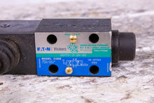 Load image into Gallery viewer, Eaton Vickers DG17V-3-2N-60 Directional Control Valve