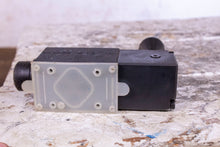 Load image into Gallery viewer, Eaton Vickers DG17V-3-2N-60 Directional Control Valve