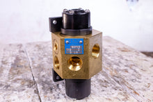 Load image into Gallery viewer, Lexair BDP2S 1/2 Solenoid Control Valve