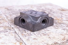 Load image into Gallery viewer, Eaton Vickers 466390 Hydraulic Block