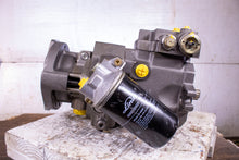 Load image into Gallery viewer, Linde Eaton HPV55-02 0000 560AW00564A Variable Hydraulic Pump