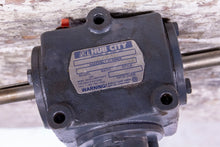 Load image into Gallery viewer, Hub City Cast Iron Bevel Reducer 0220-00106 M2 2/1 ratio