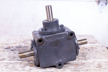 Load image into Gallery viewer, Hub City Cast Iron Bevel Reducer 0220-00106 M2 2/1 ratio