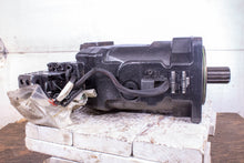 Load image into Gallery viewer, Sauer Danfoss John Deere AT311140 520969 Hydraulic Motor