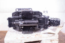 Load image into Gallery viewer, Sauer Danfoss John Deere AT311140 520969 Hydraulic Motor