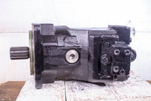 Load image into Gallery viewer, Sauer Danfoss John Deere AT311140 520969 Hydraulic Motor