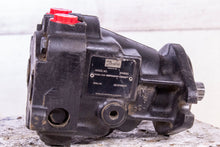 Load image into Gallery viewer, Danfoss MMF044DAF1ABNNN 4443062 Fixed Displacement Motor