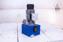 Load image into Gallery viewer, Rexroth R900058626 HYDRAULIC VALVE