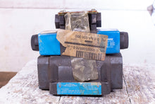 Load image into Gallery viewer, Vickers 02-135502 DG5S4-048C-VM-FW-B5-60 Directional Control Valve