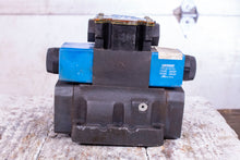 Load image into Gallery viewer, Vickers 02-135502 DG5S4-048C-VM-FW-B5-60 Directional Control Valve