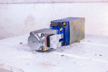 Load image into Gallery viewer, Rexroth 0811402174 PROPORTIONAL PRESSURE REDUCING VALVE