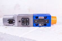 Load image into Gallery viewer, Rexroth R900703811 PROPORTIONAL VALVE