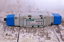Load image into Gallery viewer, Numatics 123BB500MP14X61 Pneumatic Solenoid Valve