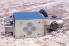 Load image into Gallery viewer, Mannesmann Rexroth 4WMM6D53/F RR00009279 Hydraulic Valve