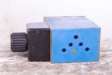 Load image into Gallery viewer, Bosch 9810232075 Hydraulic Valve