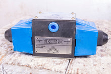 Load image into Gallery viewer, Vickers 879159 DG4S4 016C B 60 Solenoid Valve