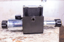 Load image into Gallery viewer, Parker D3W008CNYKZ45 Directional Control Valve