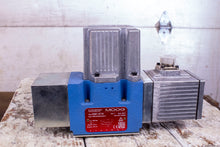 Load image into Gallery viewer, MOOG D661-5718 P60HOAM4V6A0-P HYDRAULIC VALVE