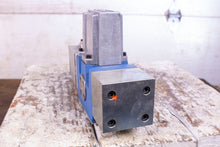 Load image into Gallery viewer, MOOG D661-5718 P60HOAM4V6A0-P HYDRAULIC VALVE