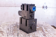 Load image into Gallery viewer, Parker D31VW2CH4NYCF475XB028 D1VW20HNYCF475XB028 Directional Control Valve