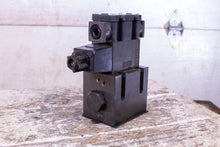 Load image into Gallery viewer, Parker D31VW2CH4NYCF475XB028 D1VW20HNYCF475XB028 Directional Control Valve