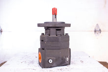 Load image into Gallery viewer, Parker M4B06012S20NB Hydraulic Motor