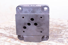 Load image into Gallery viewer, Eaton DGSME 01 20 T8 Hydraulic Valve Sub-base Mounting Plate