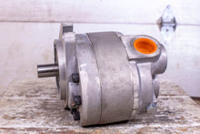Load image into Gallery viewer, Cross 5Z520 5Z5001 300045 Hydraulic Gear Pump