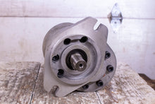 Load image into Gallery viewer, Cross 5Z520 5Z5001 300045 Hydraulic Gear Pump