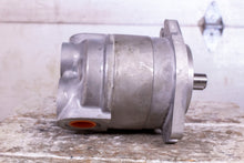 Load image into Gallery viewer, Cross 5Z520 5Z5001 300045 Hydraulic Gear Pump