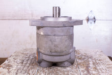 Load image into Gallery viewer, Cross 5Z520 5Z5001 300045 Hydraulic Gear Pump