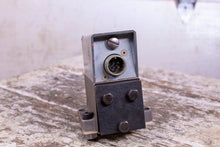 Load image into Gallery viewer, Moog Controls 62-120 Hydraulic Valve