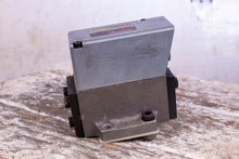 Load image into Gallery viewer, Moog Controls 62-120 Hydraulic Valve