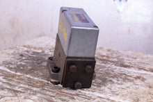 Load image into Gallery viewer, Moog Controls 62-120 Hydraulic Valve