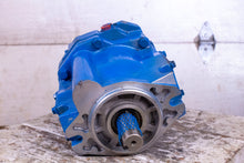 Load image into Gallery viewer, Vickers PVE19R130C10 PISTON PUMP