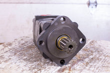 Load image into Gallery viewer, Fluidyne WF 104-3585 Motor 315CC 4-Bolt SAE A 14T Splined