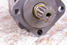 Load image into Gallery viewer, Fluidyne WF 104-3585 Motor 315CC 4-Bolt SAE A 14T Splined