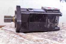 Load image into Gallery viewer, Fluidyne WF 104-3585 Motor 315CC 4-Bolt SAE A 14T Splined