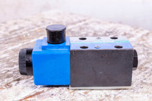 Load image into Gallery viewer, Vickers 02-109632 DG4V-3S-2A-M-U-B5-60 Directional Control Valve