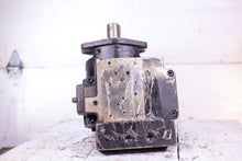 Load image into Gallery viewer, Daikin 116A-3R2-2-20-367 27-62-267 Hydraulic Motor