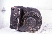 Load image into Gallery viewer, Daikin 116A-3R2-2-20-367 27-62-267 Hydraulic Motor