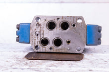 Load image into Gallery viewer, Rexroth 4WEH 16 E67-61/6AG24NETZ4 4WE 6 J53/AG24NZ4 Hydraulic Valve